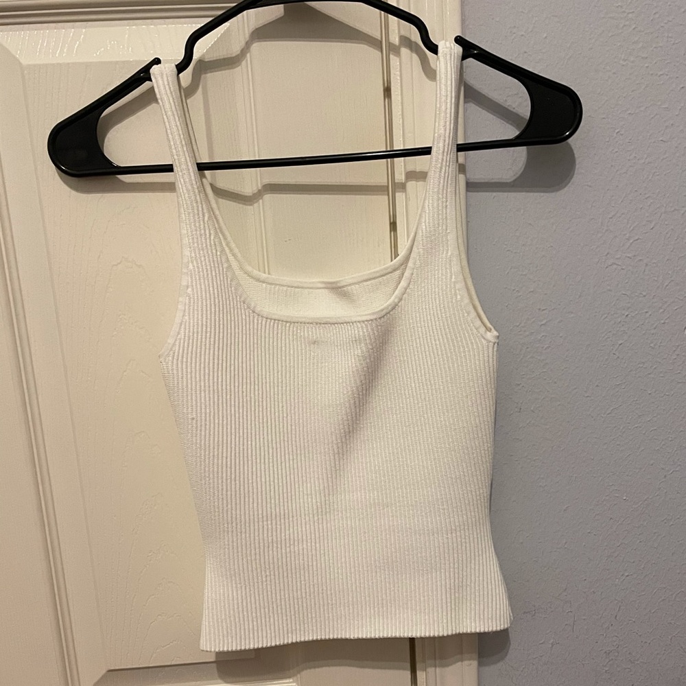 Aritzia babaton tank NEVER WORN